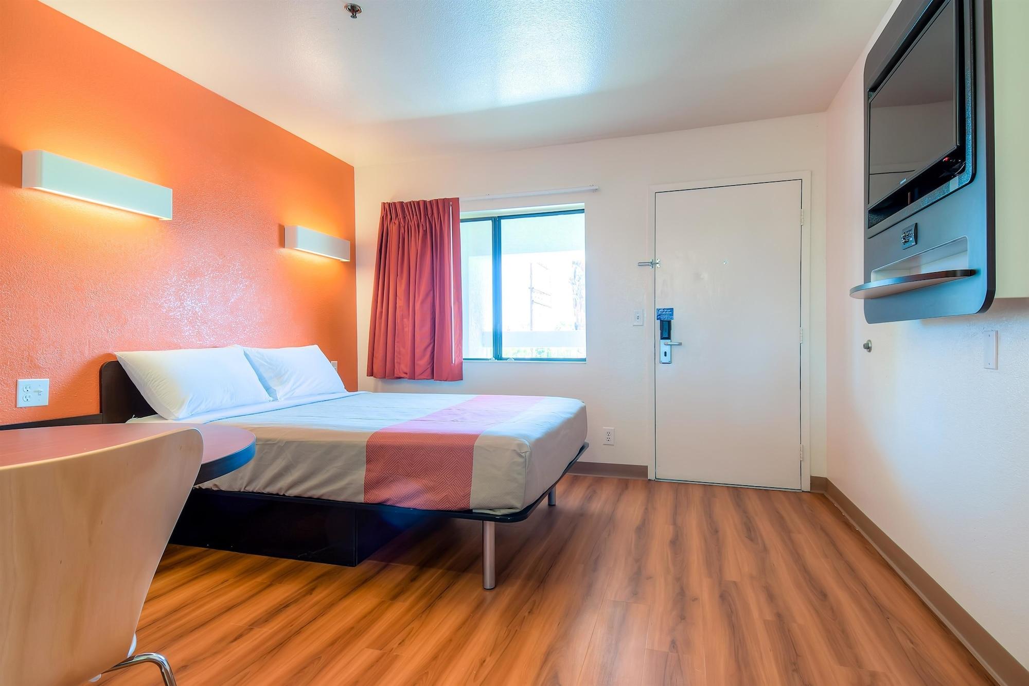 Motel 6-Palm Springs, Ca - Downtown Zewnętrze zdjęcie